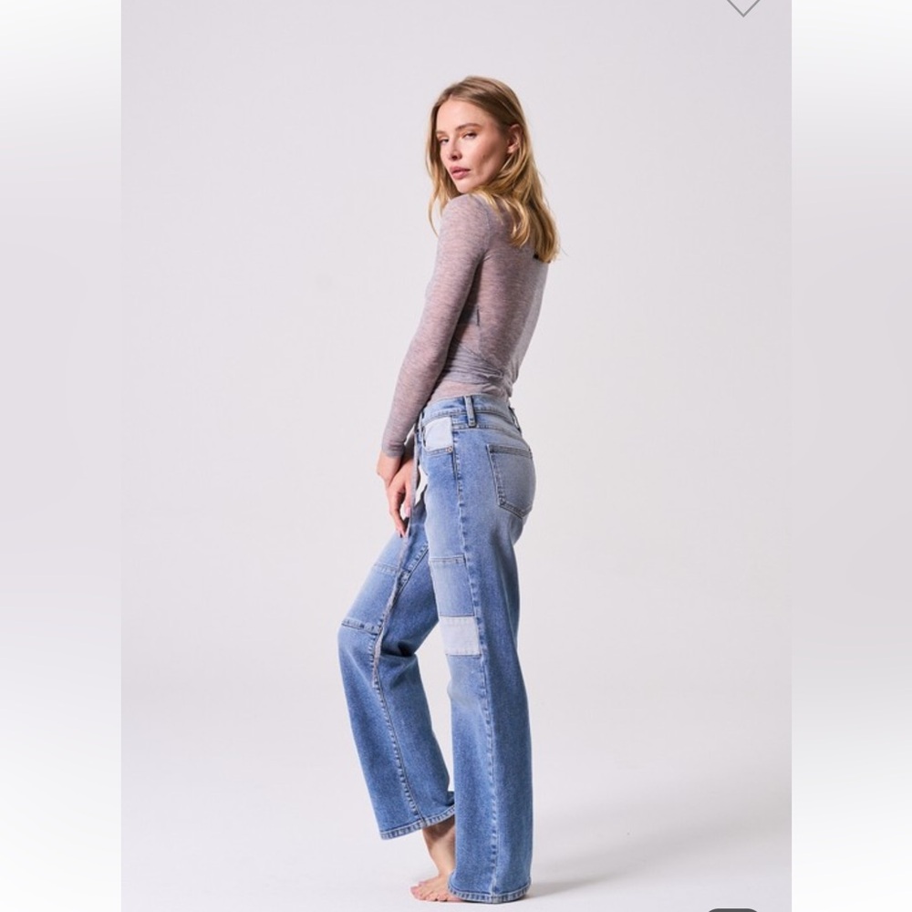 #16 COMFORT STRETCH COLOR BLOCK HIGH RISE WIDE STRAIGHT JEANS - Picture 4 of 7